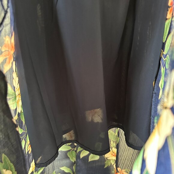 Selfie Leslie Imelda V neckline high low hem dress Floral print Navy blue SMALL - Picture 8 of 16